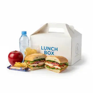 Box Lunch - Chapata de pollo y queso panela (incluye agua o refresco, fruta de mano, papas, barra energetica)